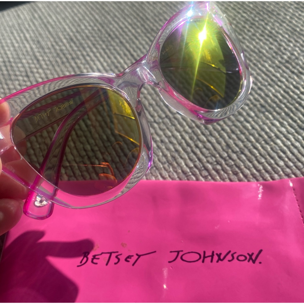 Betsey Johnson Sunglasses 😎 💕